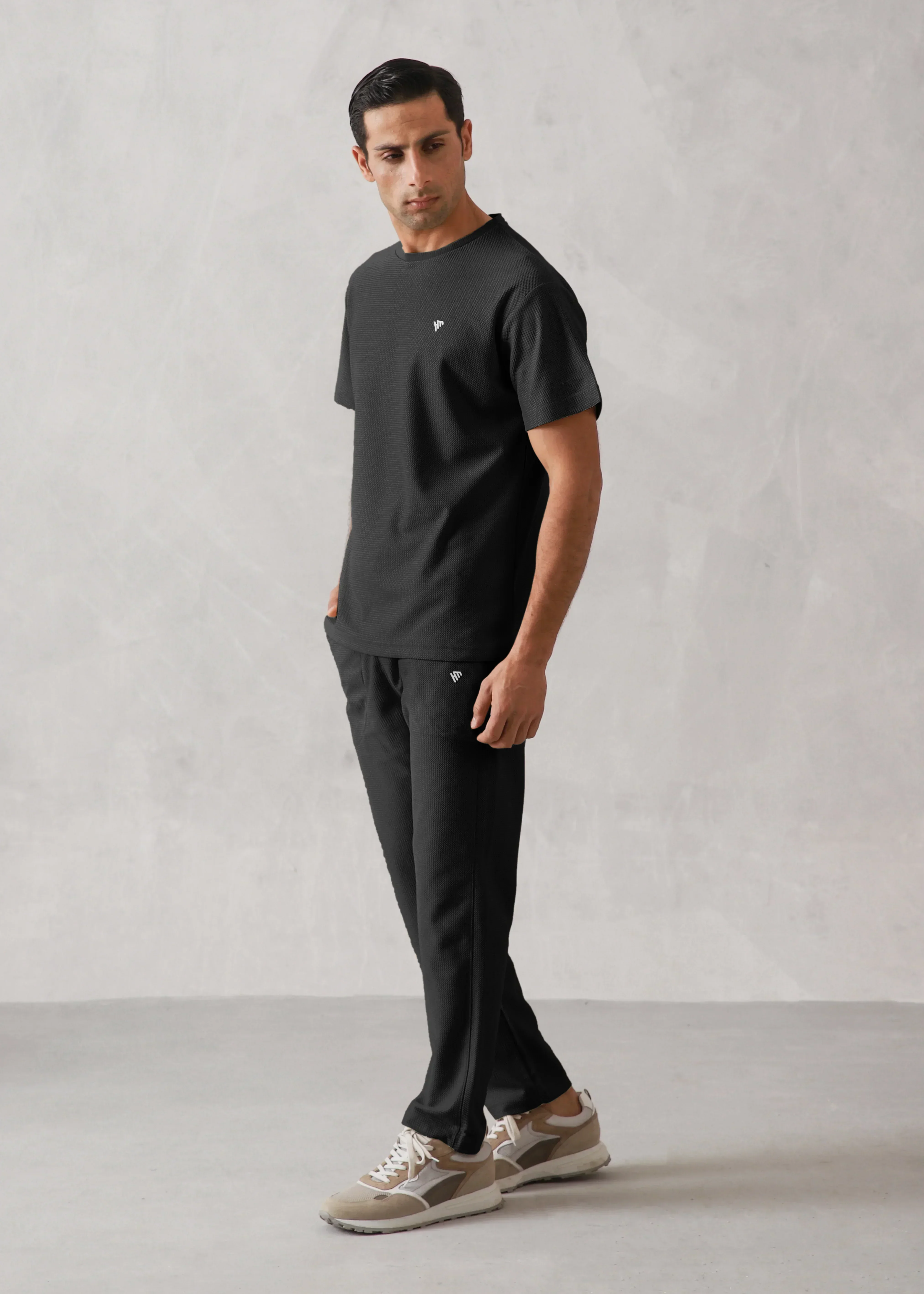 BLACK WAFFLE KNIT TEE - Image 4
