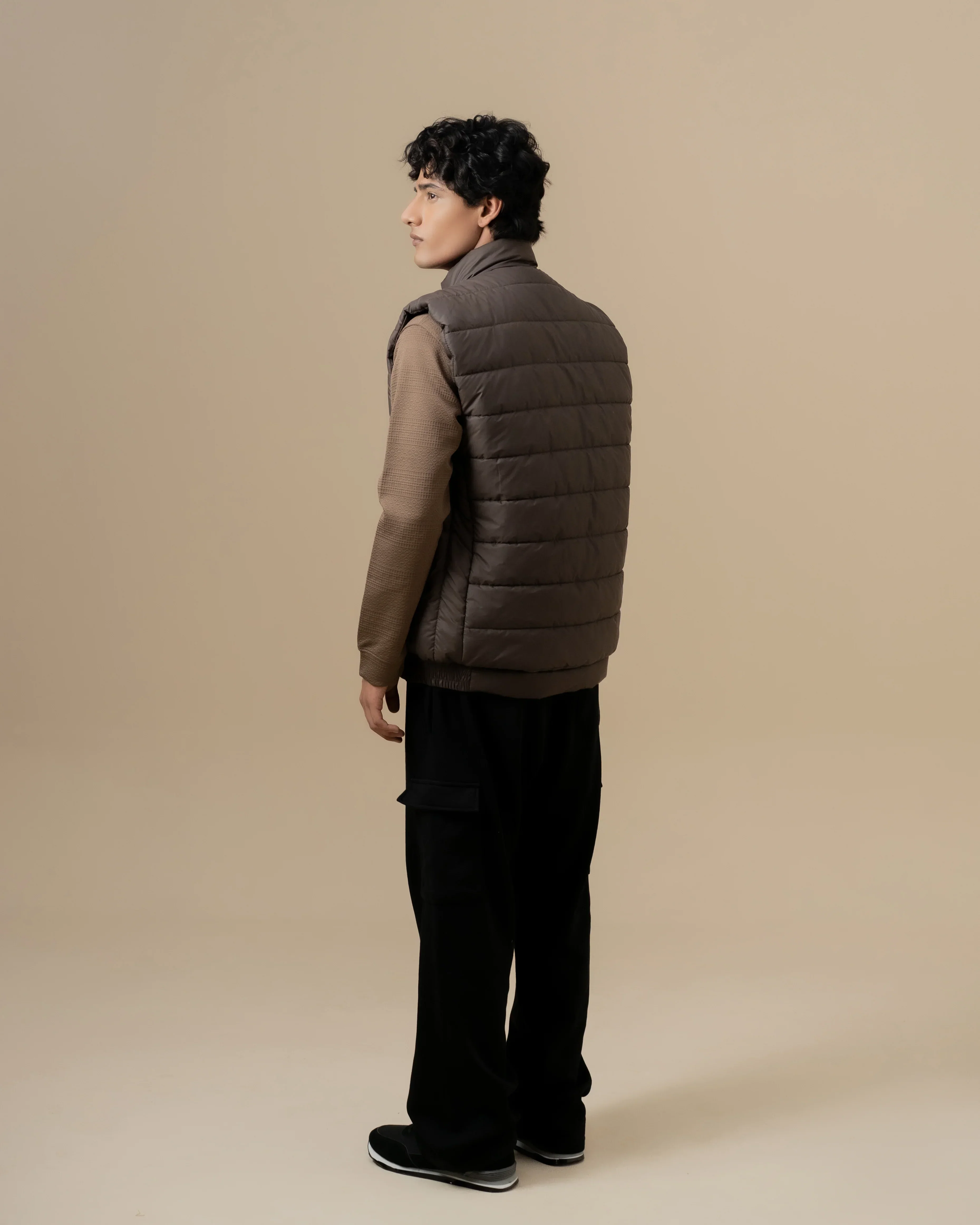 BROWN SLEEVELESS PUFFER JACKET - Image 4