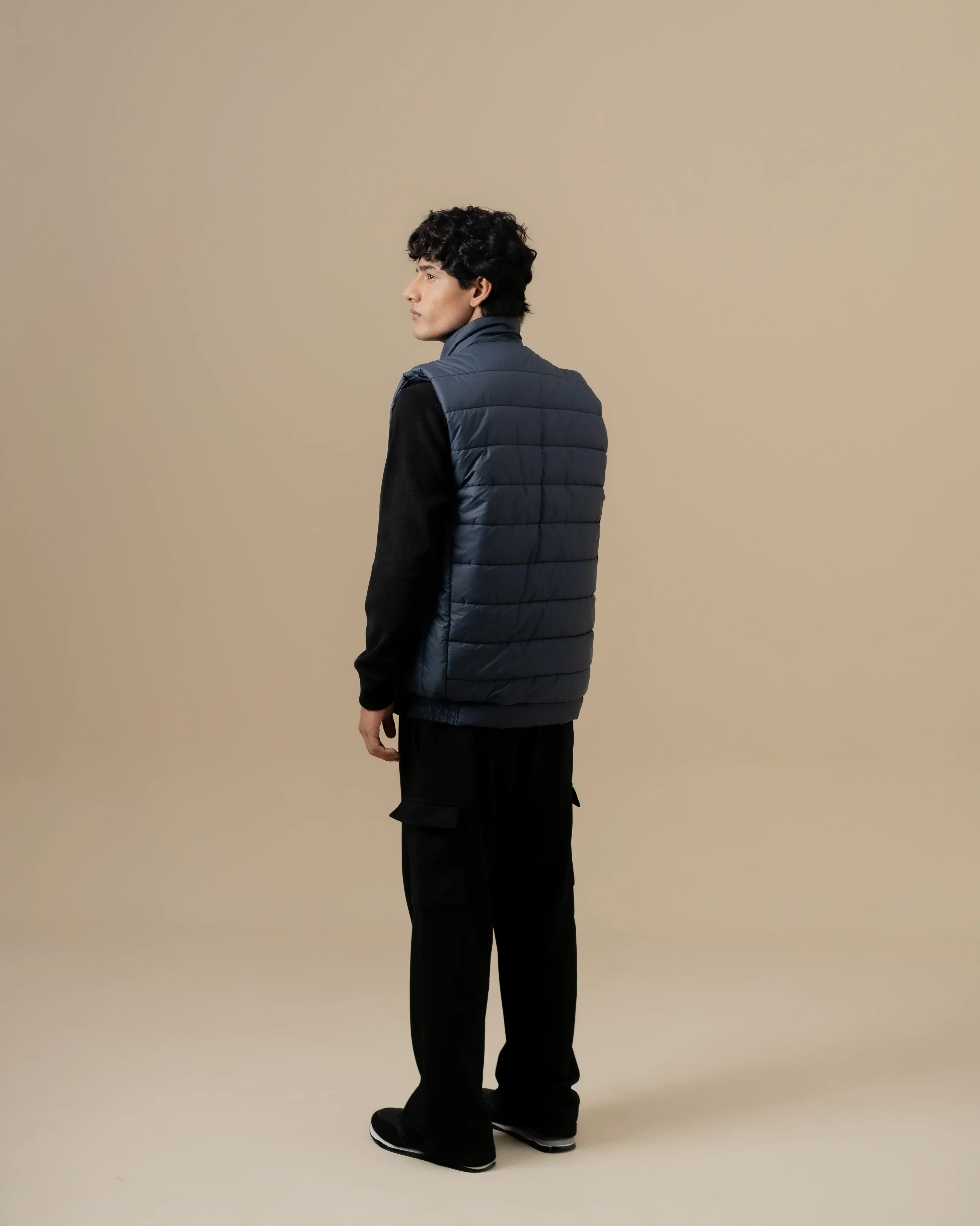 DARK NAVY SLEEVELESS PUFFER JACKET - Image 4