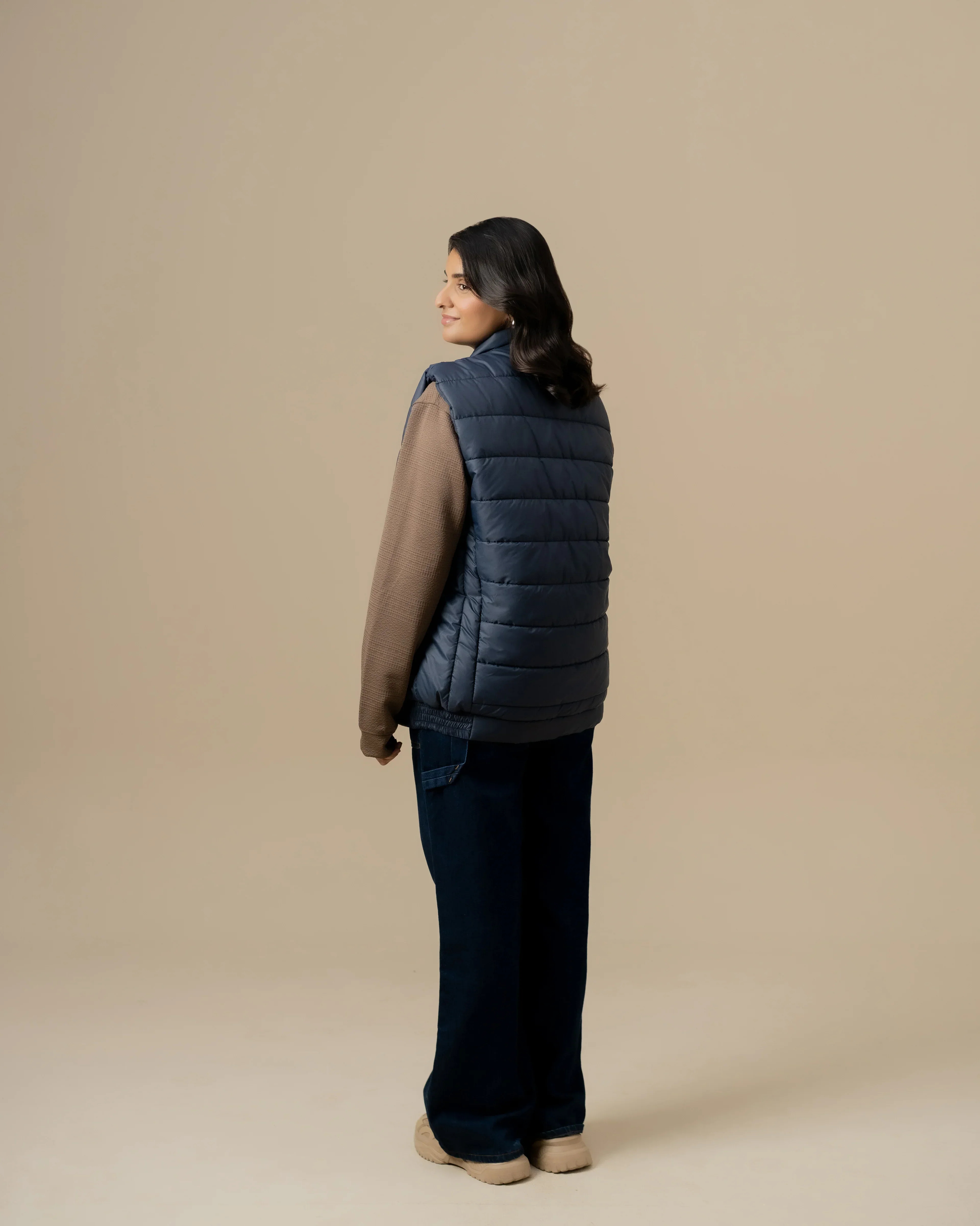 WOMEN DARK NAVY SLEEVELESS PUFFER JACKET - Image 5
