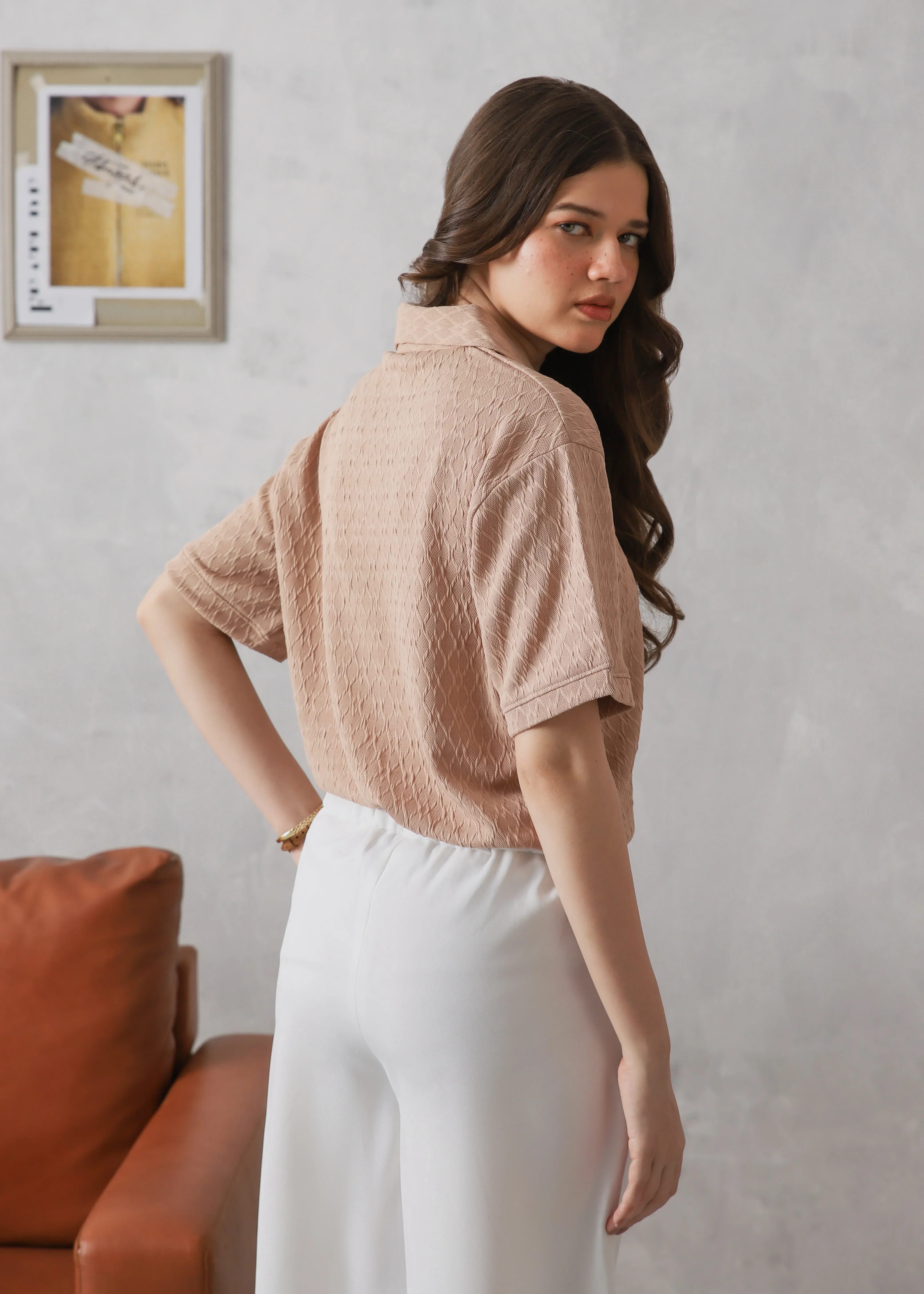 WOMEN OLD MONEY CAMEL BEIGE TEXTURED V NECK POLO - Image 5
